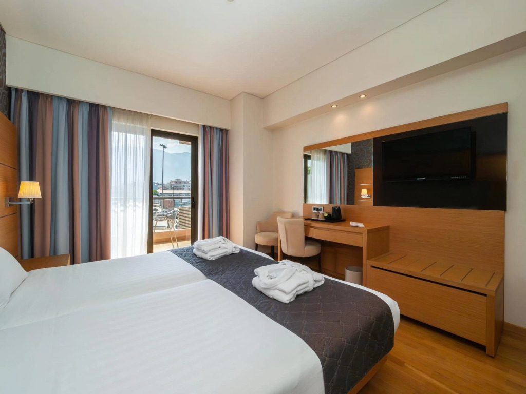 Elektra Stay Port & Sea View