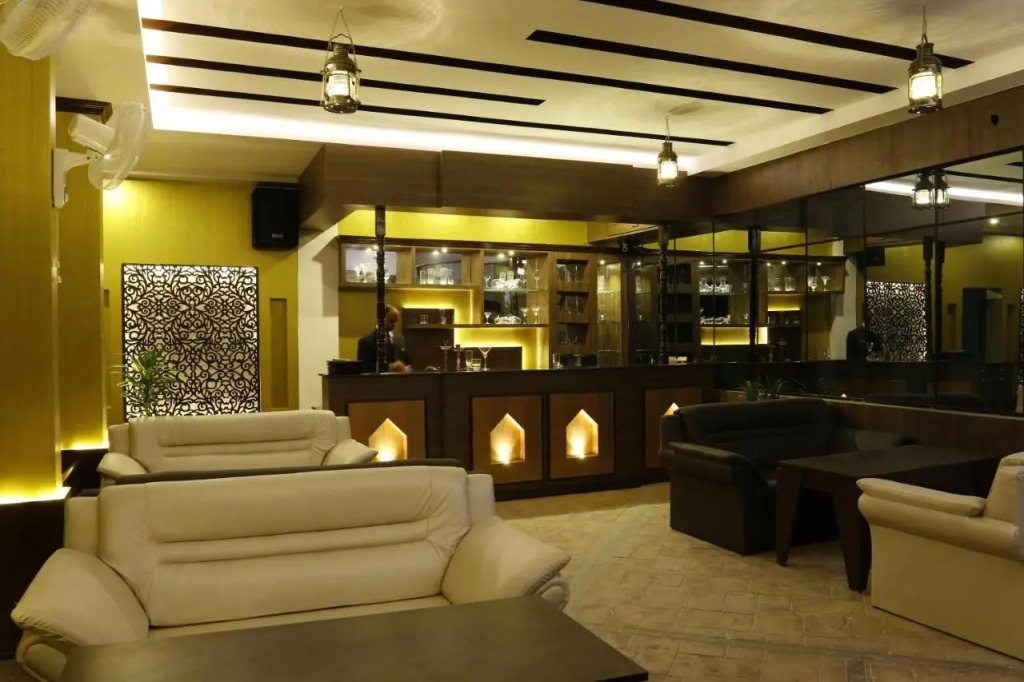 Hotel Mirage Regency