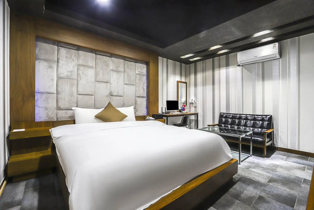 Hotel TJ