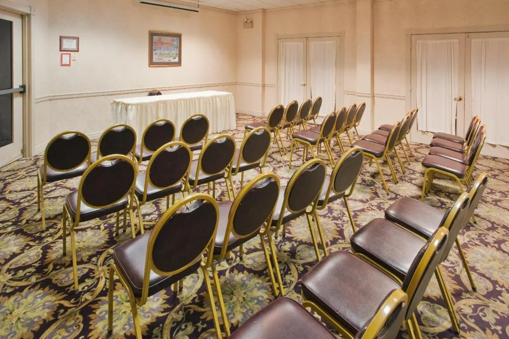 Holiday Inn Middletown Goshen