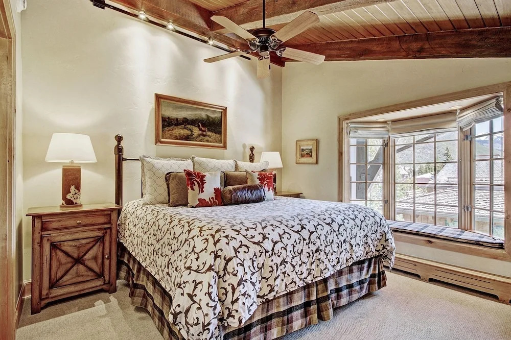 3 BR Condo at The Lodge at Vail w/ Pool, Hot Tub by RedAwning - Save 20% on 7+ Nights!