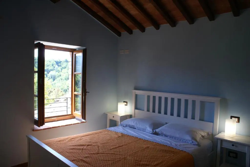 Tramonto Casa Barga Toscana ristrutturata 2021