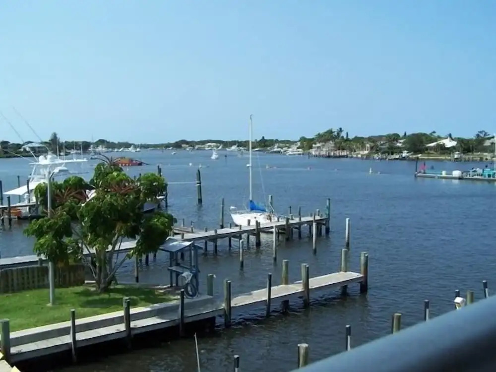 Pirates Cove Resort and Marina - Stuart