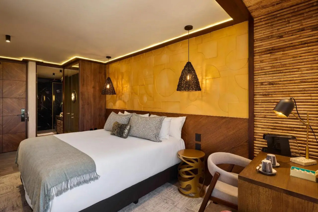 Golden Valley Hotel
