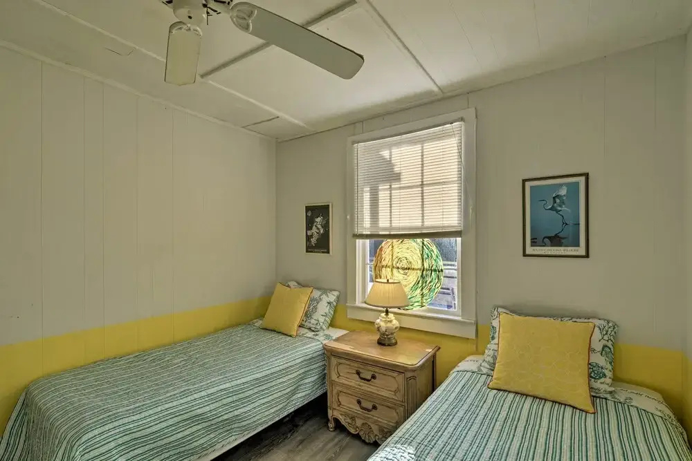 Pawleys Island House, - Steps to Beach & Creek!