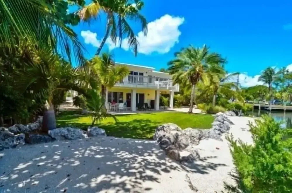 Waterfront Home With Beautiful Views 1 Bedroom Home by RedAwning
