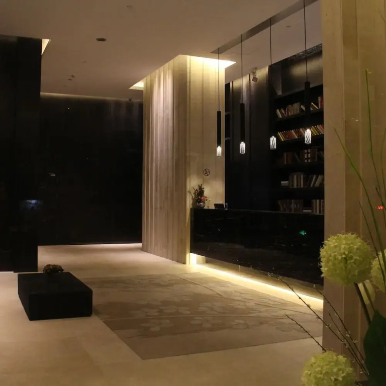Yitel Hotel