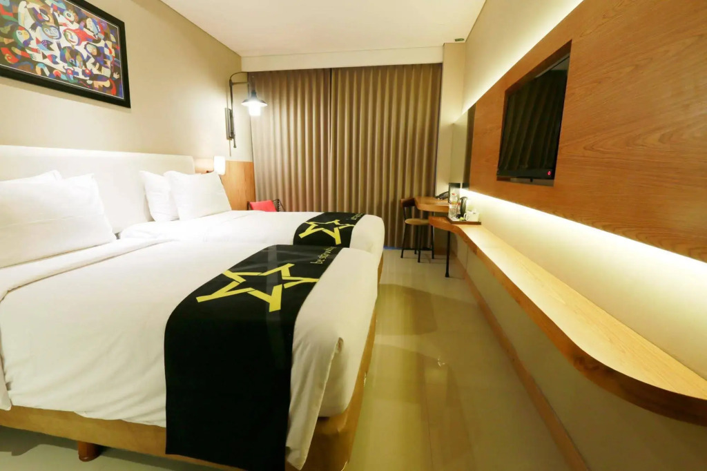 Yellow Star Gejayan Hotel