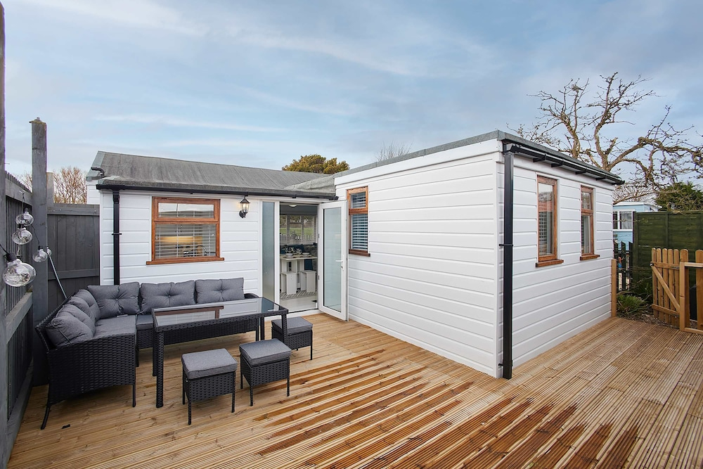 Host Stay Aurora Shore