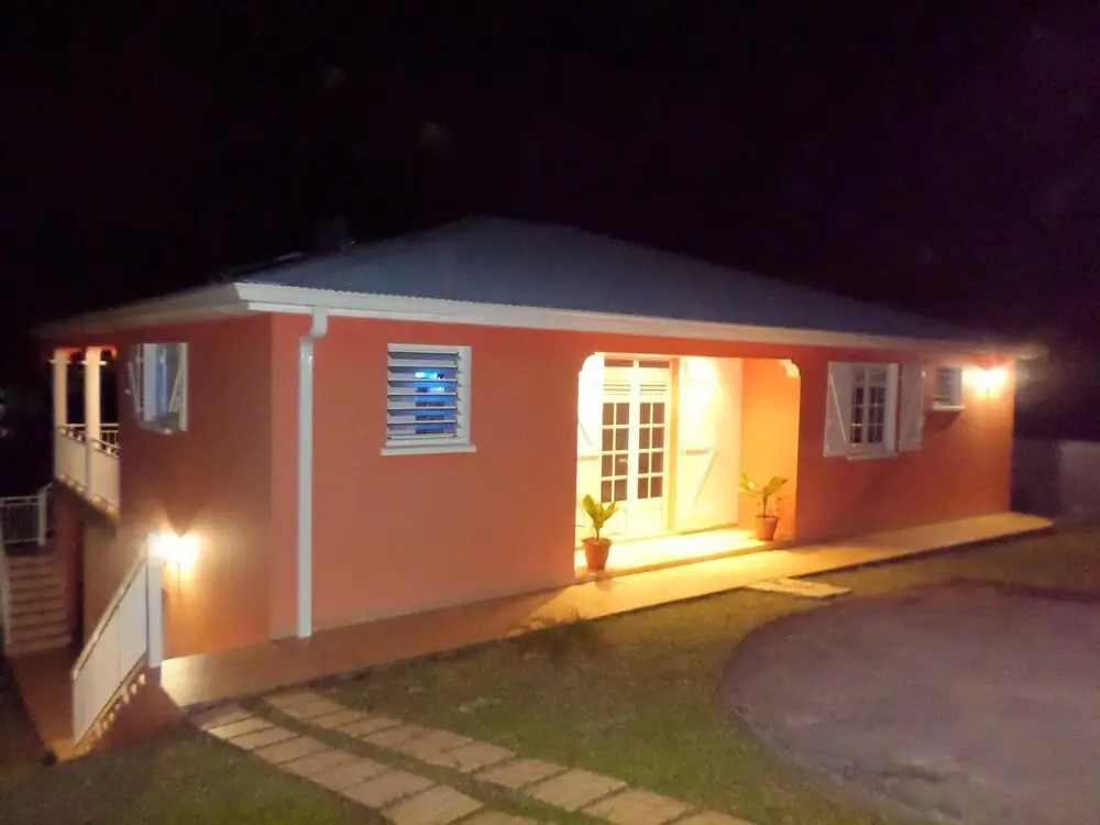 House With 3 Rooms In Le Diamant Martinique, With Enclosed Garden And