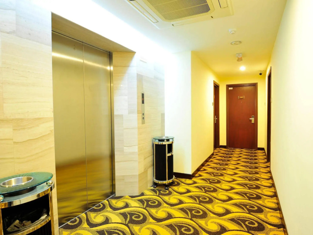 Hallmark View Hotel