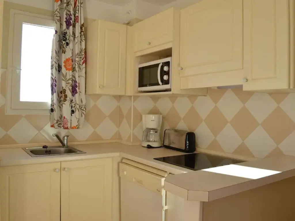 Appartement Les Issambres, 2 pièces, 6 personnes - FR-1-226-386