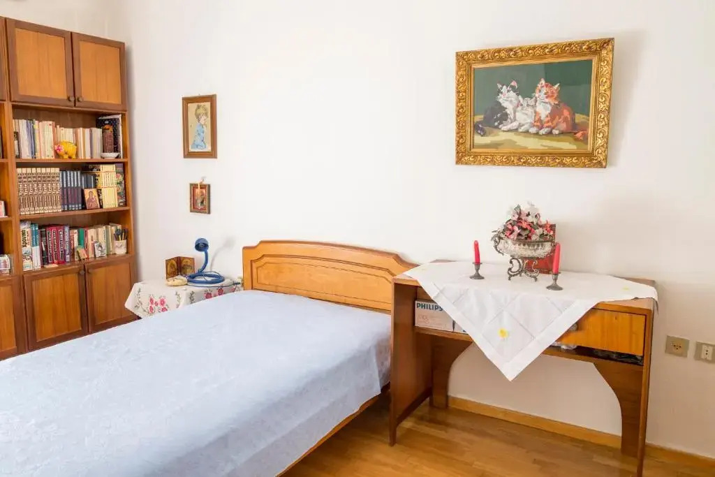 Apartment Βυρωνος
