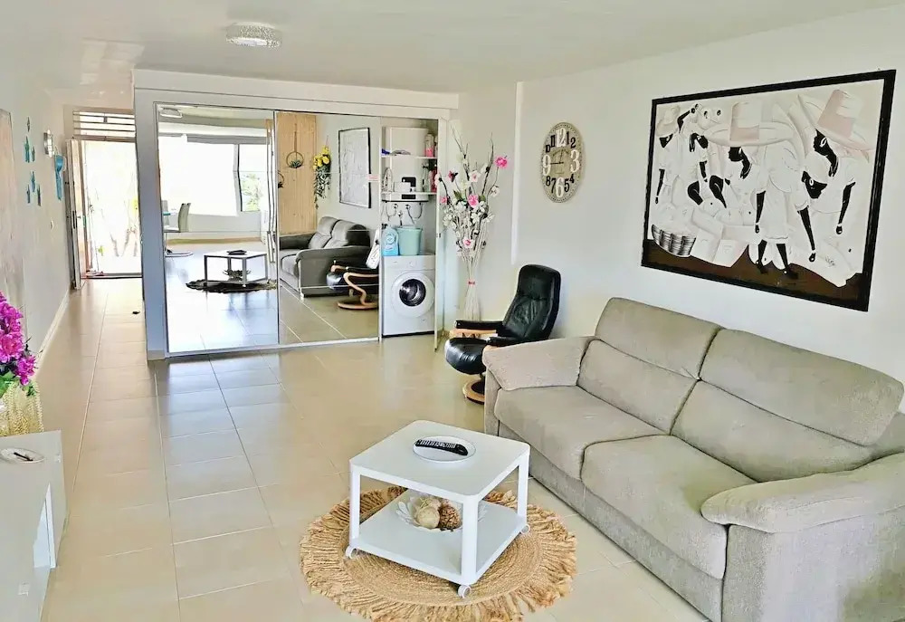 Las Americas Best-suite - Large Apartment With View, Garden and Swimming Pool