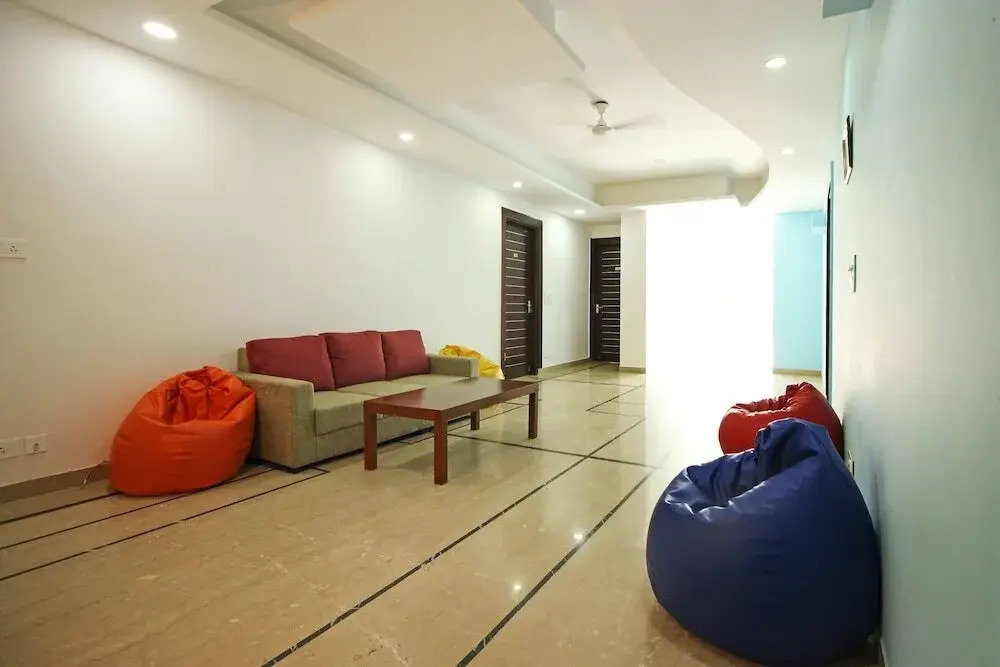 The Signature Hotel By OYO Rooms