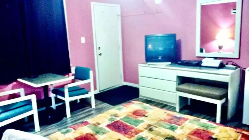 Leisure Motel