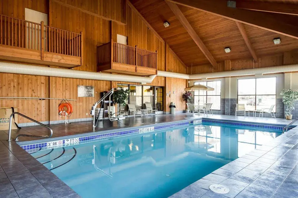 Holiday Inn Express Oakwood Village