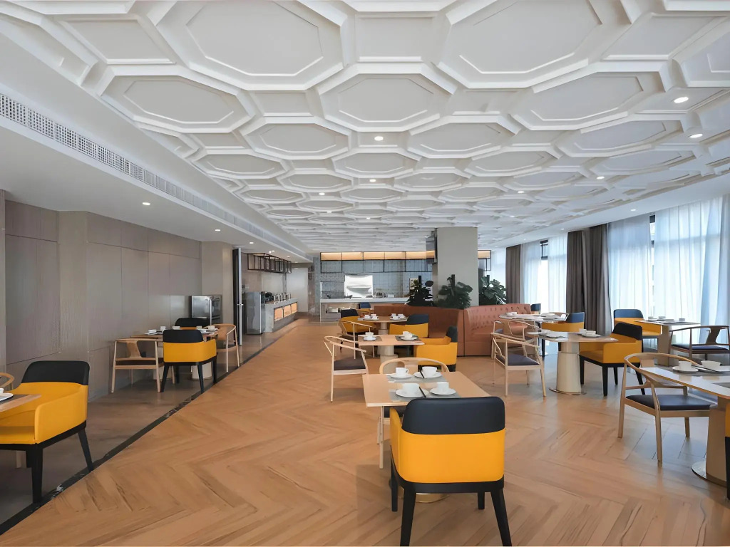 Vienna International Hotel (Huangshi Daye Center High-speed Railway North Station)