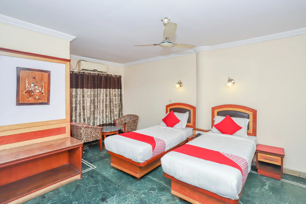 Aura Inn
