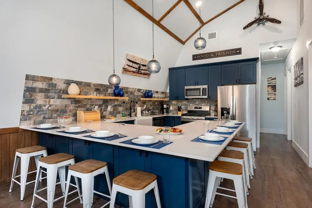 Terracotta Oasis - Wimberley for 30 Guests