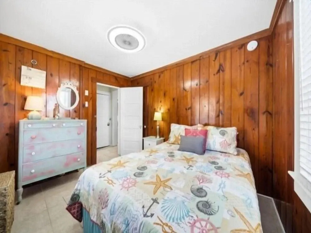 Beach Cabin - Perfect For Your Family Getaway! Pet Friendly! 2 Bedroom Cottage by RedAwning