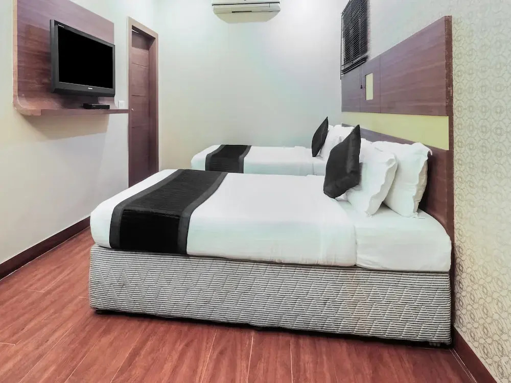 Fabhotel Aqua