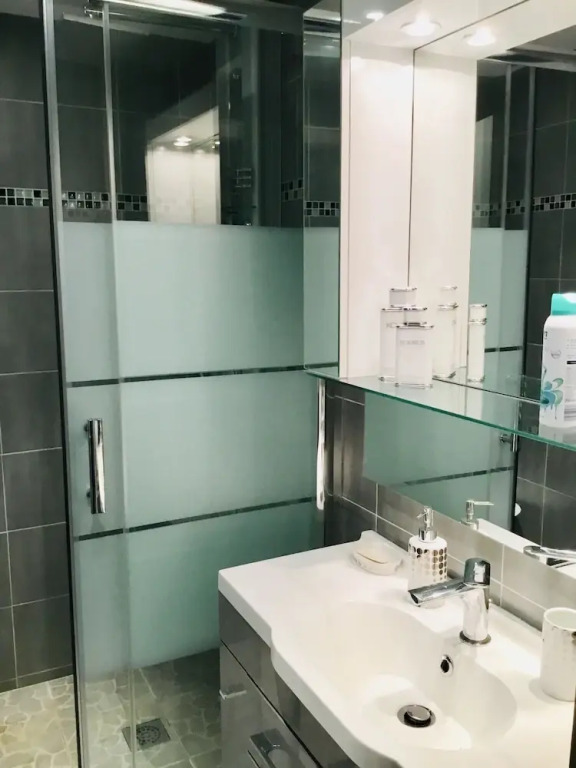 Suites in Cannes Center Sea View