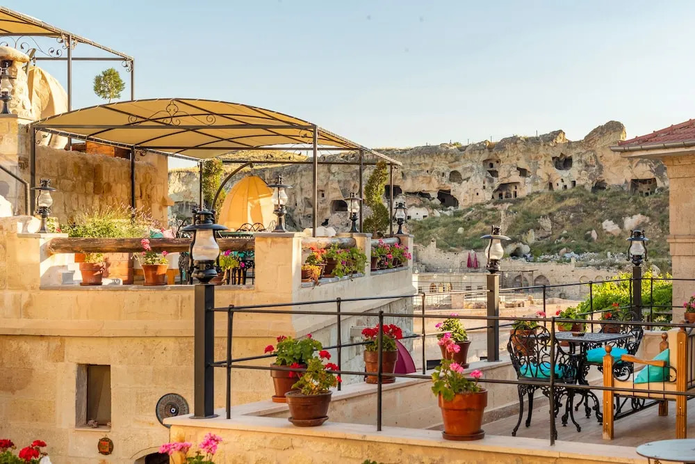 Elysion Cave Suites