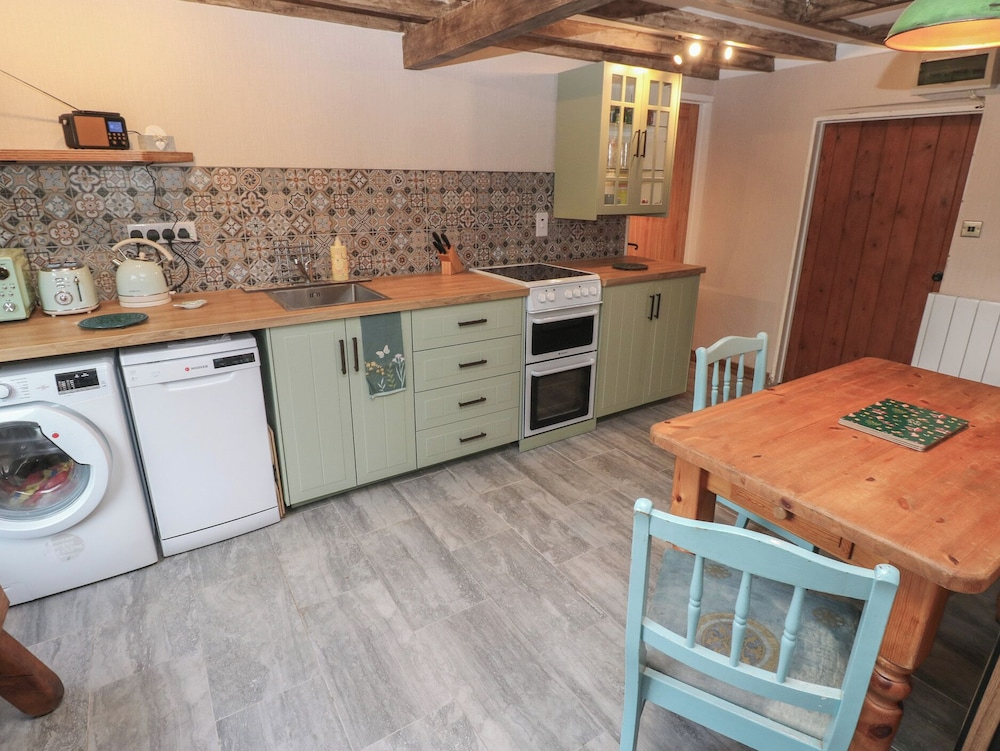 2 Strand Cottages