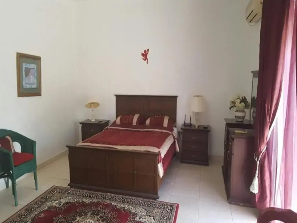 Myriam and Frank Residence