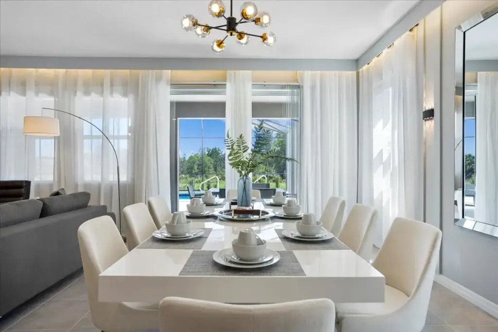 6 Bedrooms 5 Bathrooms Solterra 7623 Ol