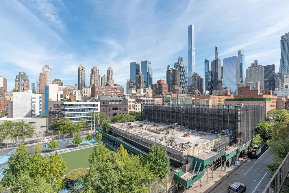 Amazing Furnished 1 BR Penthouse Midtown West