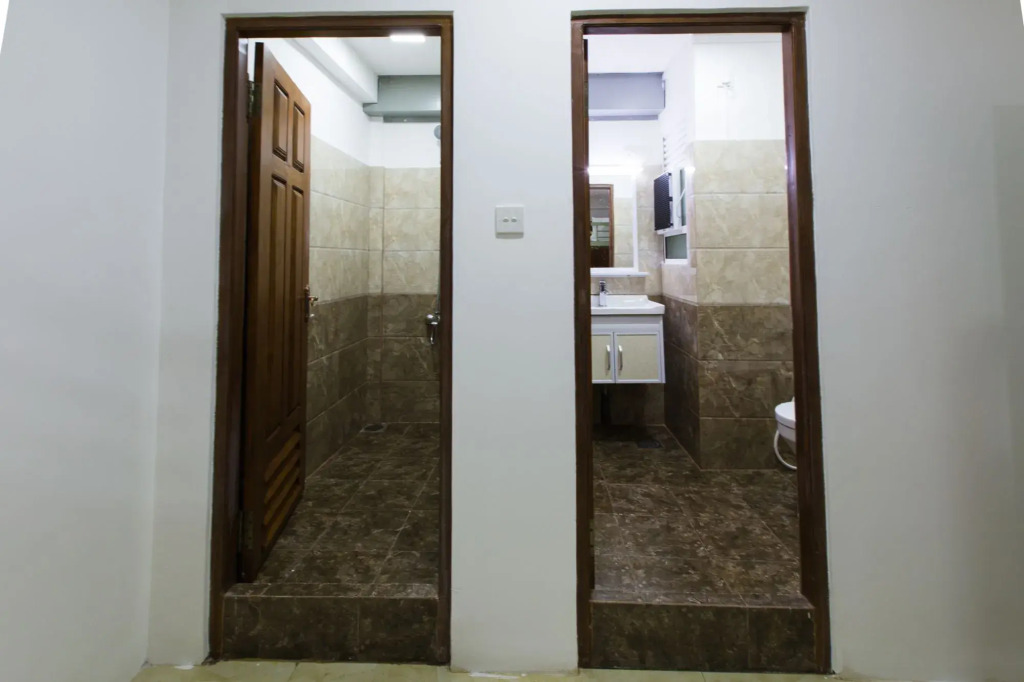 Metro Port City Hotel
