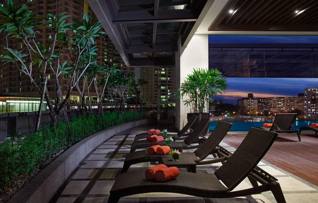 VE Hotel & Residence