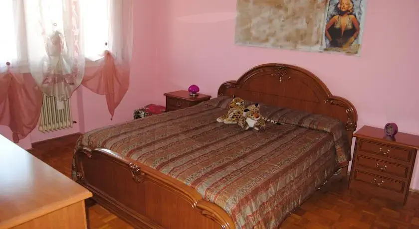 Pink House Kiara