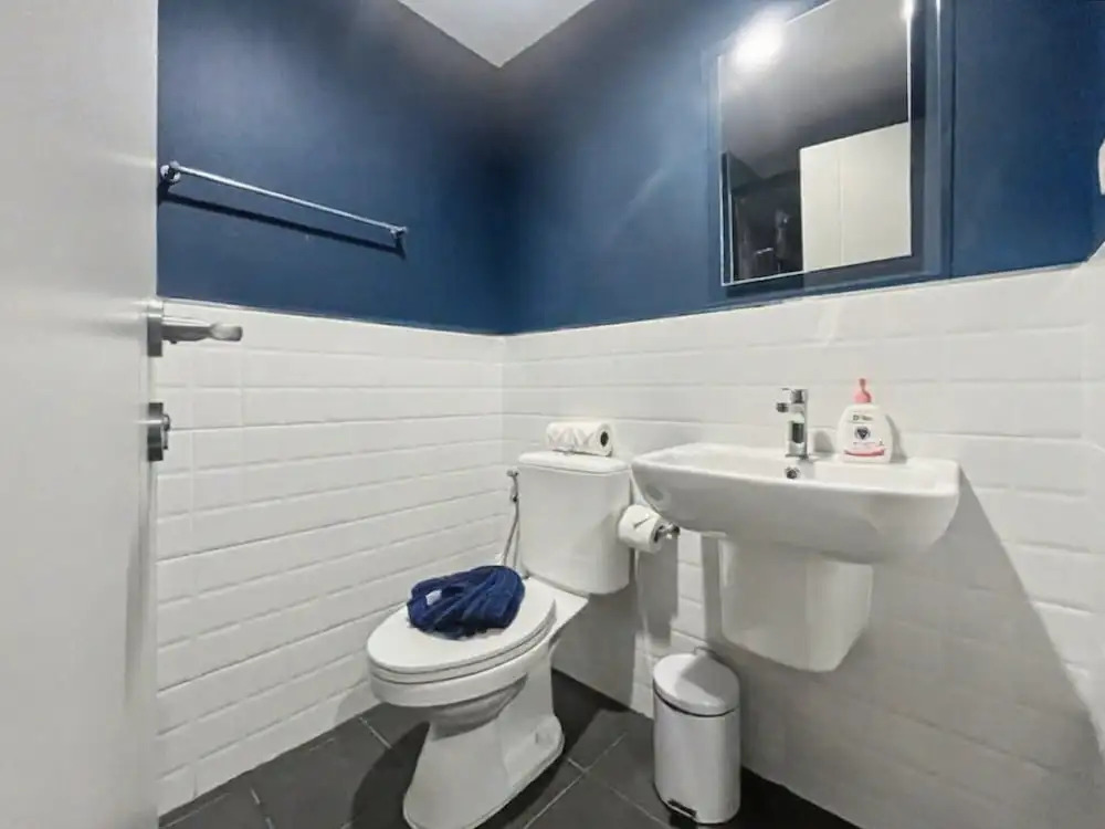The Base - New Studio Great Location, Shared Pool