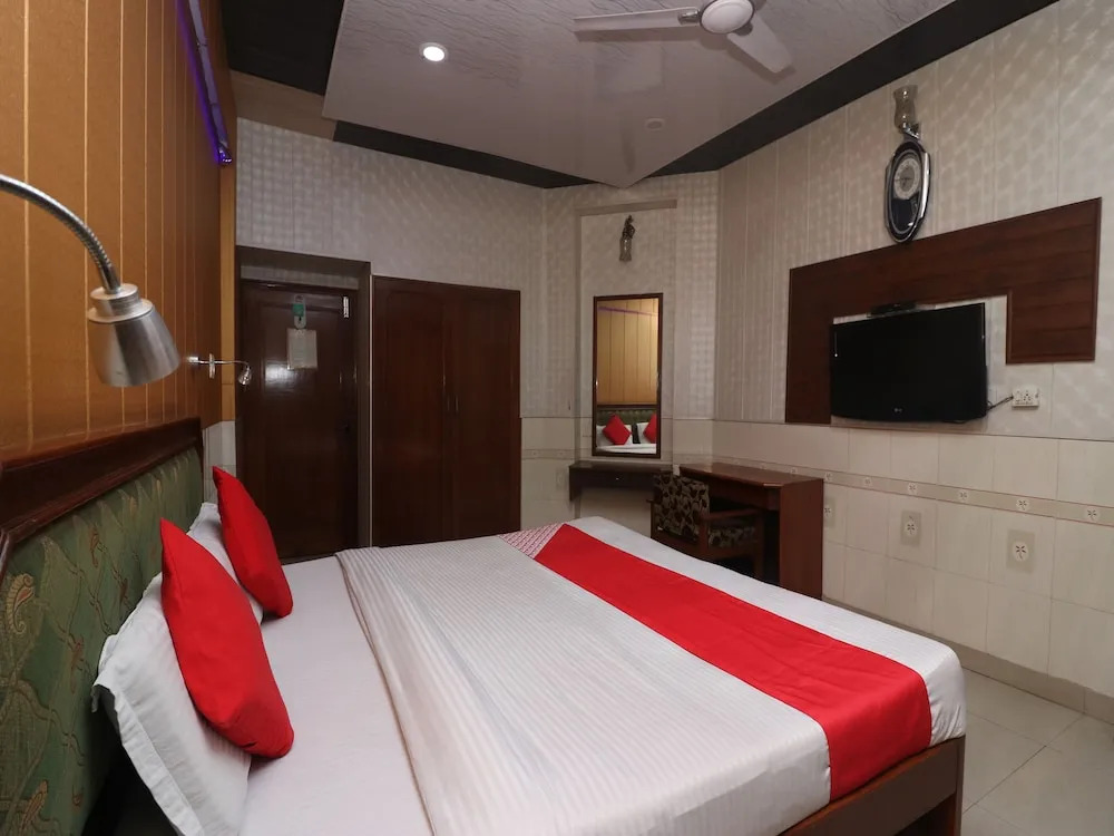 Collection O 28628 Hotel Himgiri Residency