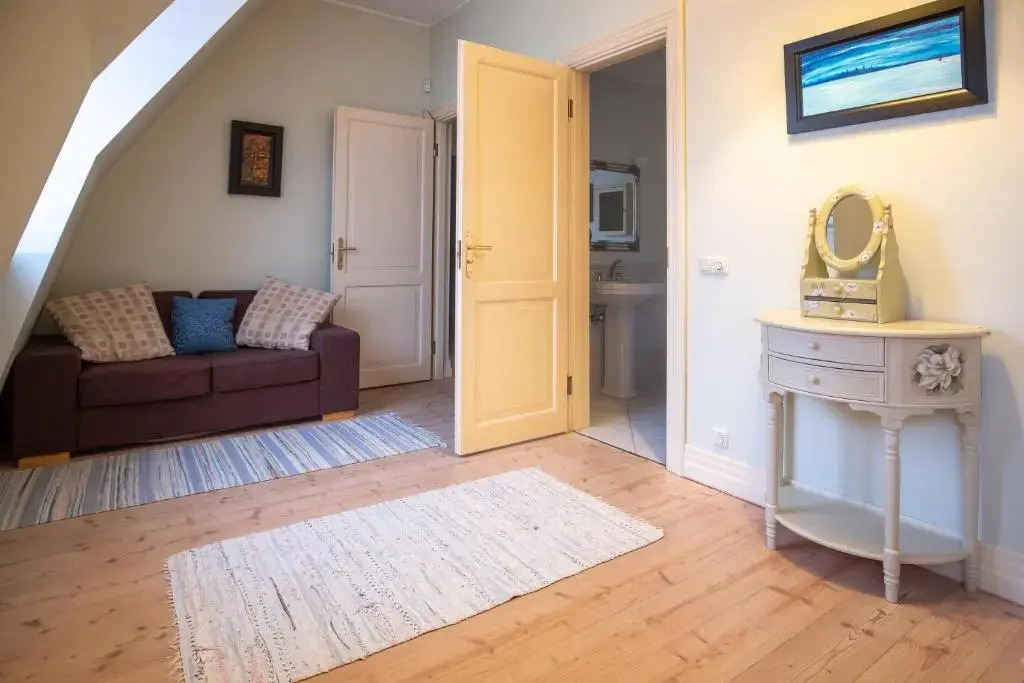 Dream Stay - Superior 2 Bathroom Family Apartment in Old Town