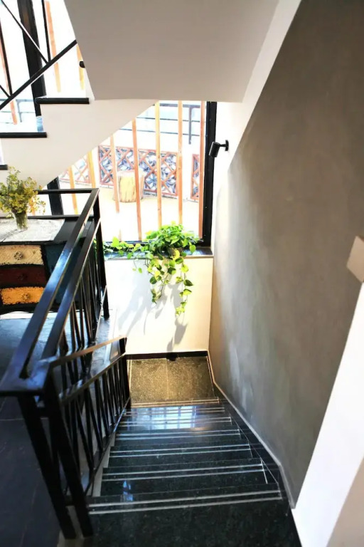 Carpenter's Rustic Courtyard-Great Wall