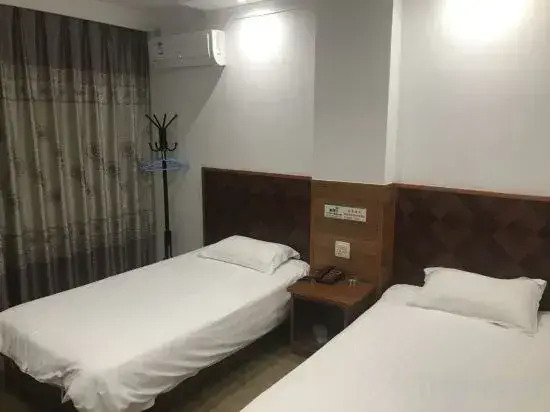 Haiyan Liangting Bridge Hotel