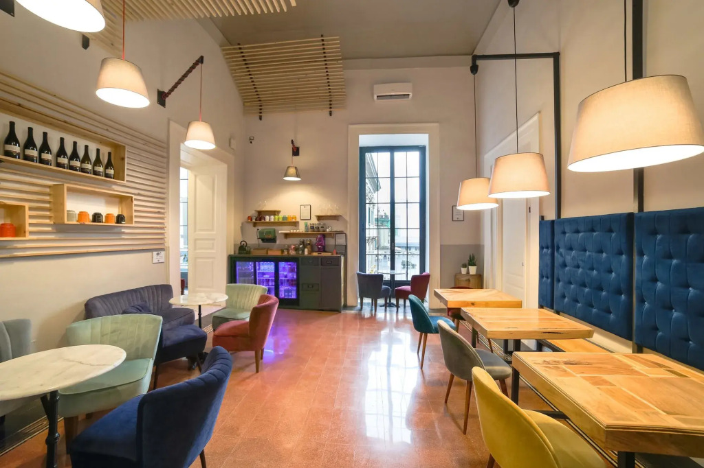 The Dante House by House In Naples