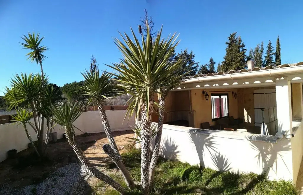 Villa de plein pied 120m2, climatisée, 3 chambres, piscine privée, la campagne aux portes de NARBONNE