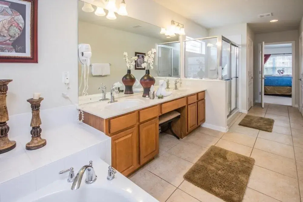 Bella 6 Bedroom Home