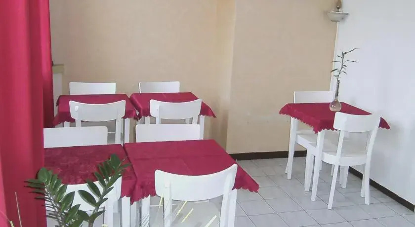 Hôtel Regia (ex - Hôtel du Rail)