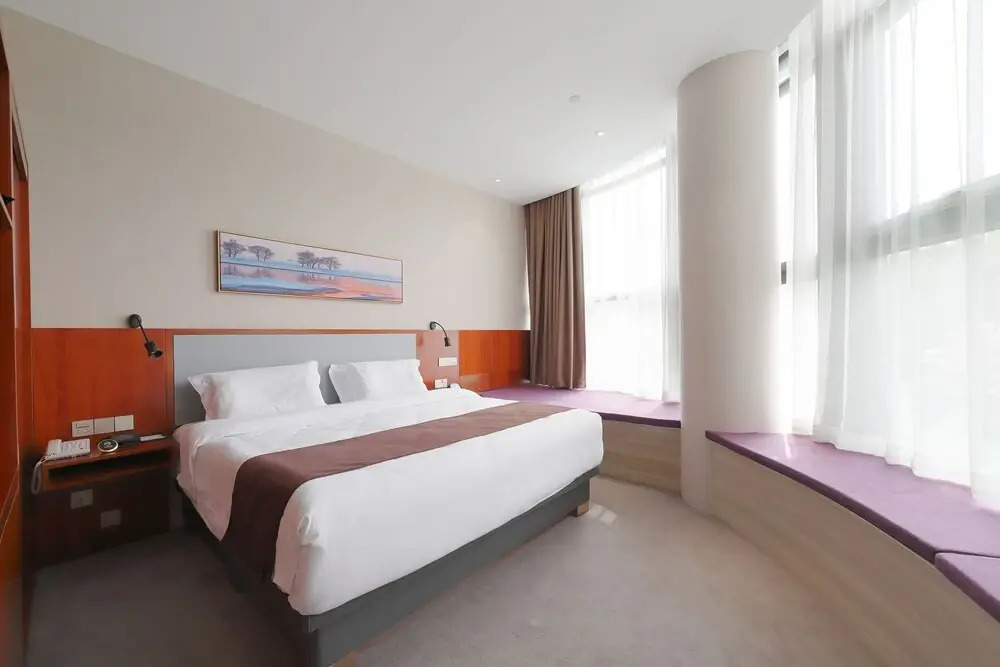 Shanghai Menglong Hotel Management