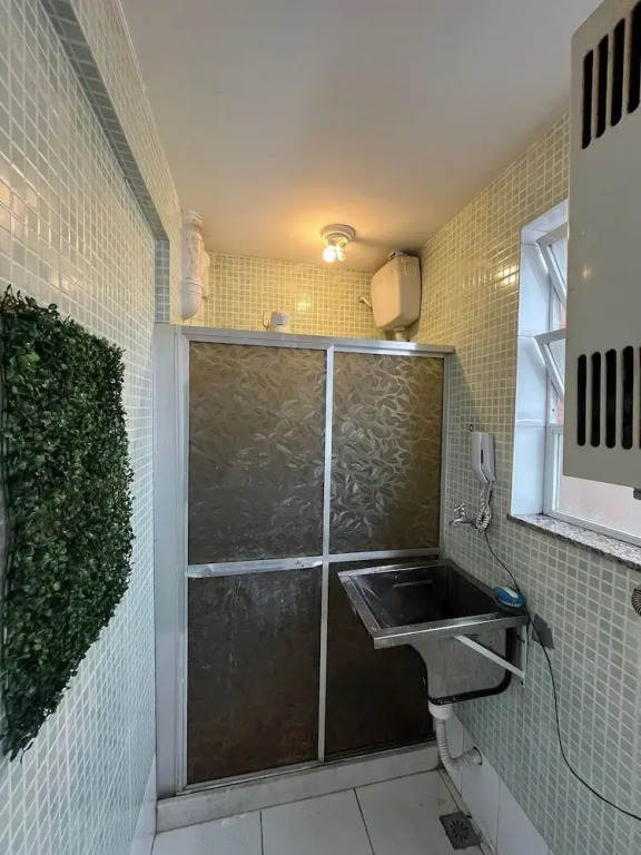 Spacious apartment on Copacabana beach
