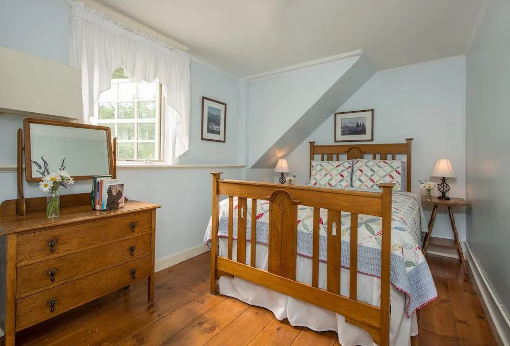 Brass Lantern Inn