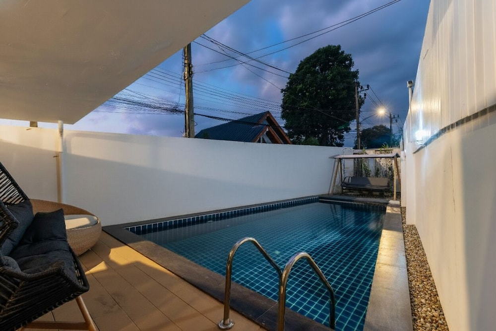 3BR Pool Villa Near Boat Avenue V303