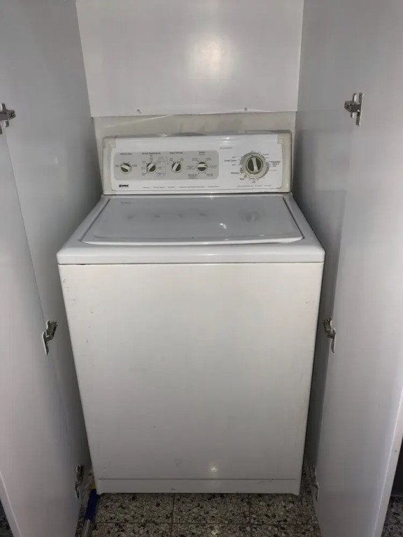 Ocean View 3bedroom With Amazing View in the Middle of Town Late Night Walks