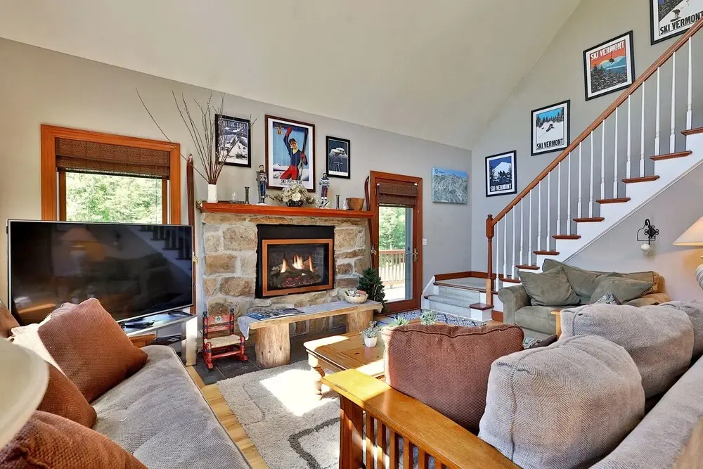 Cortina Mountain Chalet - Outdoor Hot Tub - Close to Pico and Killington Mountains home